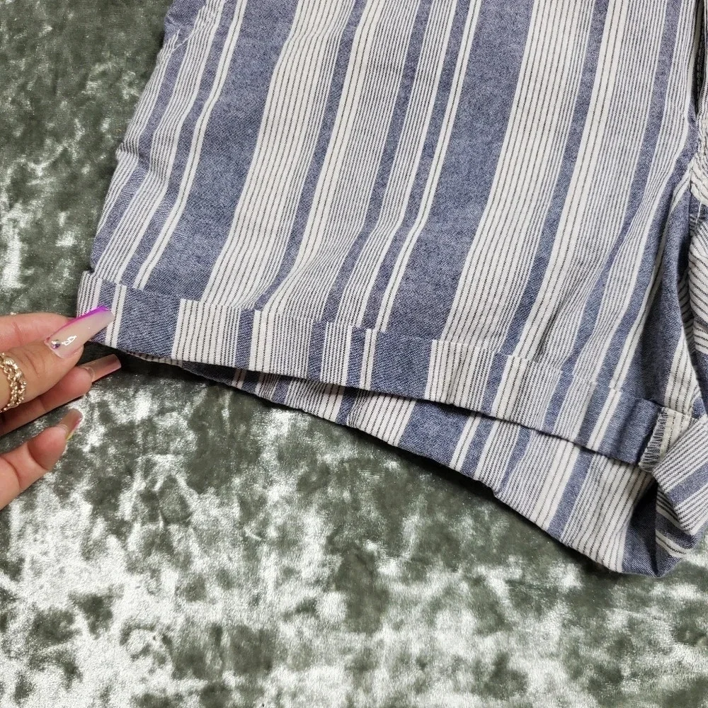 Old‎ Navy Striped Cuffed Shorts